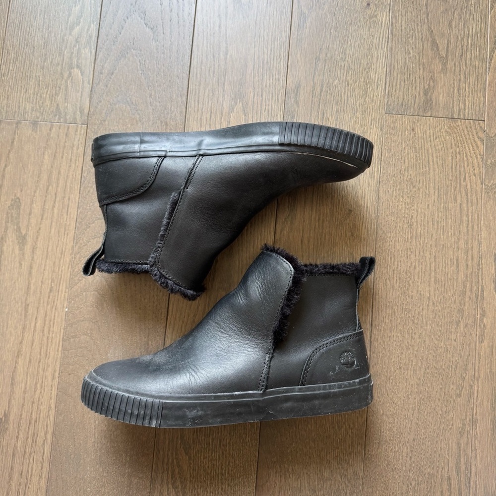 TIMBERLAND SKYLA SLIP ON BOOTS